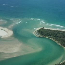 Aerial view, Noosa River mouth and Bar, Noosa Heads, 19 October 2005