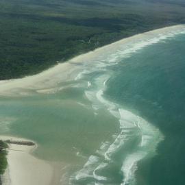 Aerial view, Noosa River mouth and Bar, Noosa Heads, 30 January 2006