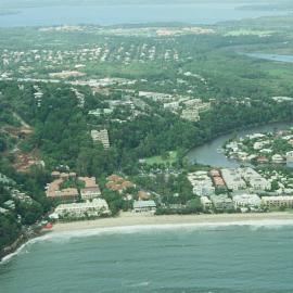 Aerial view, Noosa Main Beach, Noosa Heads, 1 March 2004