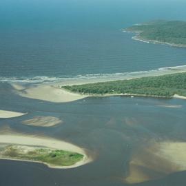 Aerial view, Noosa River mouth and Bar, Noosa Heads, 1 March 2004