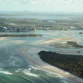Aerial view, Noosa River mouth and Bar, Noosa Heads, 25 November 2007
