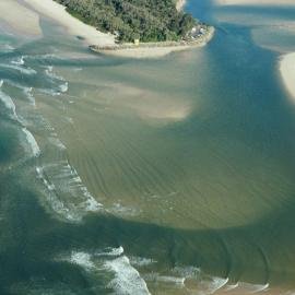 Aerial view, Noosa River mouth and Bar, Noosa Heads, 8 May 2005
