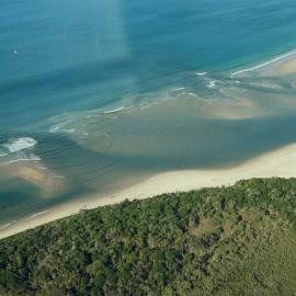Aerial view, Noosa River mouth and Bar, Noosa Heads, 8 May 2005