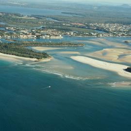 Aerial view, Noosa River mouth and Bar, Noosa Heads, 8 May 2005