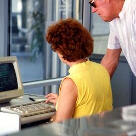 Computer Tutorial, Noosaville Library, Wallace Park, Noosaville, ca mid-1990s