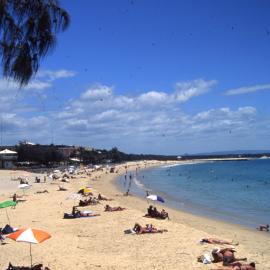 Beachgoers, Noosa Main Beach, Noosa Heads, ca 1990s