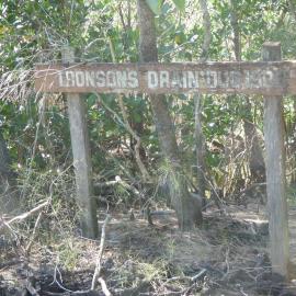 Signage, Tronson's Drain, Noosa River, Cooroibah, 2 October 2020