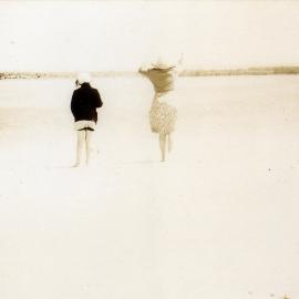 Daytrippers, Noosa River, Tewantin, 1939