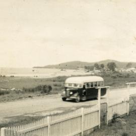 Bus travel, Gympie Terrace, Noosaville, 1930s