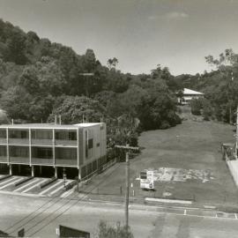 Vacant land between Kooringal and Saks, Hastings Street, Noosa Heads, 1 November 1987
