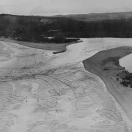 Aerial view Noosa river mouth, looking south towards Noosa Spit