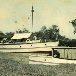 'Coquette' and 'Hood', Wood family boats, Noosa River