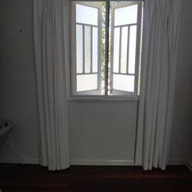 Dwelling interior, 37 Moorindil Street, Tewantin, 9 December 2013
