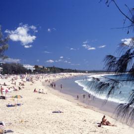 Beachgoers, Noosa Main Beach, Noosa Heads, ca 1990s