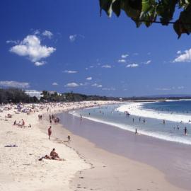 Beachgoers, Noosa Main Beach, Noosa Heads, ca 1990s