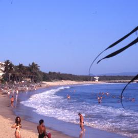 Beachgoers, Noosa Main Beach, Noosa Heads, ca 1980s