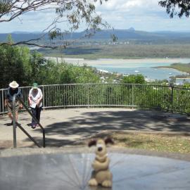 Daytrippers and Gromit mascot, Laguna Lookout, Noosa Heads, 6 November 2011