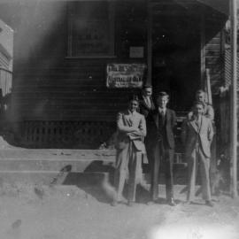 Messrs J. Corne, G.C Henzell, M.L. Harris, A. S. Finter, A. C. King (l-r), E S & A Bank, Pomona, 14 April 1932