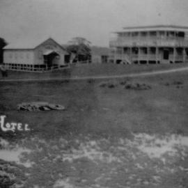 Martin's Tewantin Hotel and Tewantin Hall, Tewantin, ca 1918