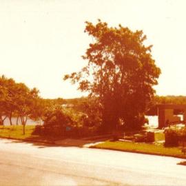 Demolition, site of new Noosa Council Chamgers, Pelican Street, Tewantin, ca 1979