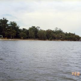 Dwellings, Noosa River, 9 February 1995
