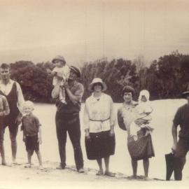 Beachgoers, Crang and Bunney Families, Cooloola Sandpatch, Noosa North Shore, 1913