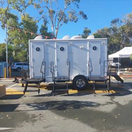 Additional facilities, holiday drop off zone, Noosa Main Beach carpark, Noosa Heads, 20 December 2025