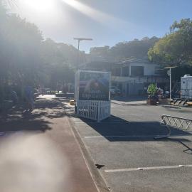 Holiday drop off zone, Noosa Main Beach carpark, Noosa Heads, 20 December 2025
