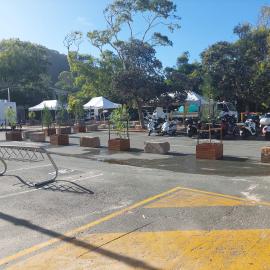 Holiday drop off zone, Noosa Main Beach carpark, Noosa Heads, 20 December 2025 