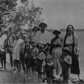 Daytrippers, Lake Cootharaba, Cootharaba, 1910s