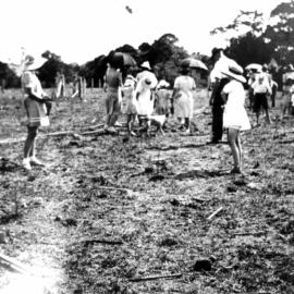 Planting day, Pinbarren Victory plot, Pinbarren School Reserve, Kin Kin Road, Pinbarren, 29 November 1941
