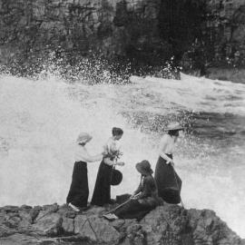 Daytrippers, Noosa National Park, Noosa Heads, ca 1900