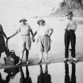 Beachgoers, Noosa Main Beach, Noosa Heads, ca 1920