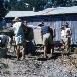 Construction, Lake Cootharaba Sailing Club members, Boreen Parade, Boreen Point, 1960