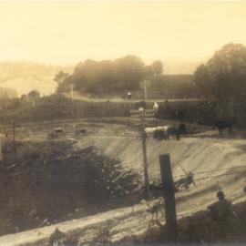 Construction, new Range Road, Skyring Creek, Federal, ca 1928
