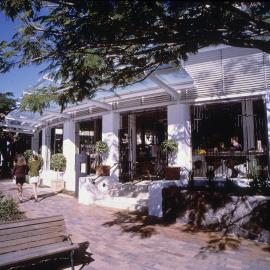 Diners, Noosa Beach House -  Peter Kuruvita, Sheraton Noosa, Hastings Street, ca 2013