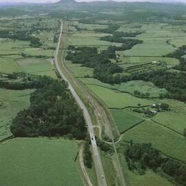 Aerial view, Bruce Highway, Yandina, 1985