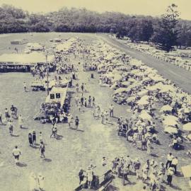 Race track, Noosa Picnic Races, Cooroy Mountain, 30 October 1982