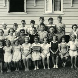 Class photo, Grade 3, Pomona Rural School,  Pomona, 1954