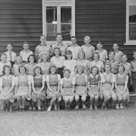 Class photo, Grades 6 - 7, Pomona Rural School, Pomona, 1947