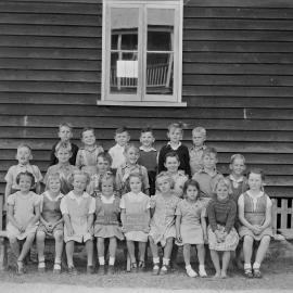 Class photo, Grade Prep 2, Pomona Rural School, Pomona, 1949