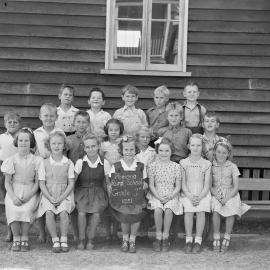 Class photo, Grade 1, Pomona Rural School, Pomona, 1951