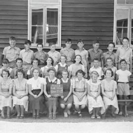 Class photo, Grades 6 & 7, Pomona Rural School, Pomona, 1951