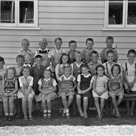 Class photo, Grade 1b, Pomona Rural School, Pomona, 1952