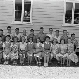 Class photo, Grade 7, Pomona Rural School, Pomona, 1952
