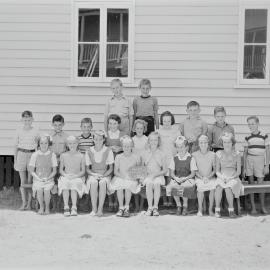 Class photo, Grade 4, Pomona Rural School, Pomona, 1953