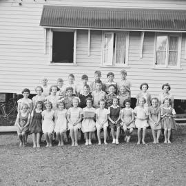 Class photo, Grade 3, Pomona Rural School, Pomona, 1954