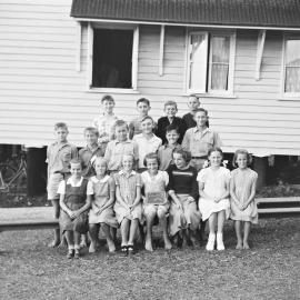 Class photo, Grade 5, Pomona Rural School, Pomona, 1954