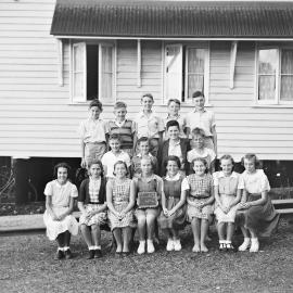 Class photo, Grade 6, Pomona Rural School, Pomona, 1954