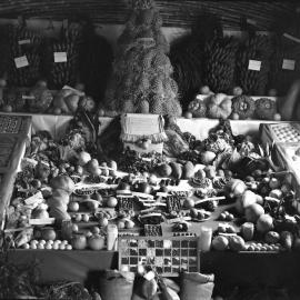 Fruit & vegetables exhibit, Noosa Show, Pomona Showgrounds, Pomona, 1947